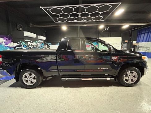 Used 2017 Toyota Tundra SR5 image 7