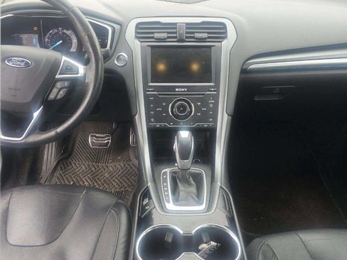 Used 2014 Ford Fusion Titanium image 10