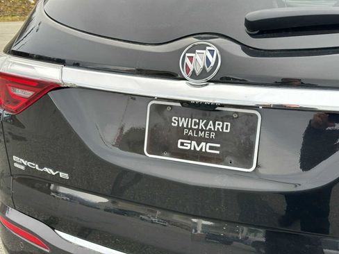 Used 2022 Buick Enclave Premium image 13