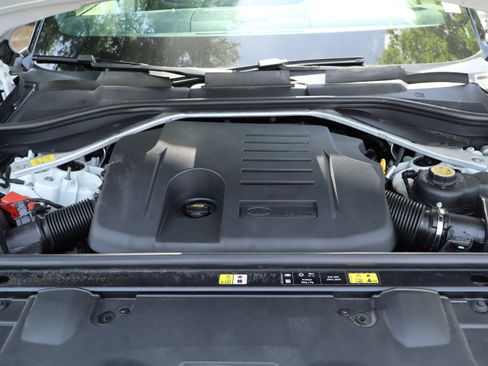 Used 2024 Land Rover Range Rover Long Wheelbase SE AWD/4WD image 44