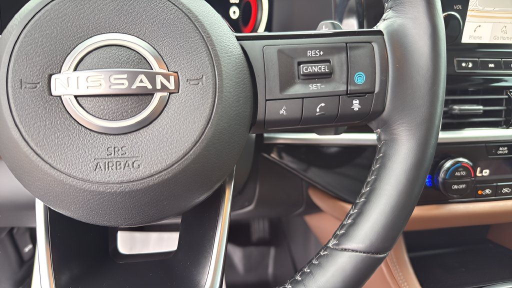Used 2022 Nissan Pathfinder Platinum w/ Cargo Package AWD/4WD image 15