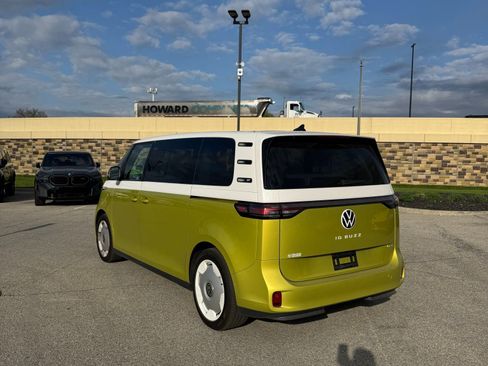 Used 2025 Volkswagen ID. Buzz 1st Edition image 8