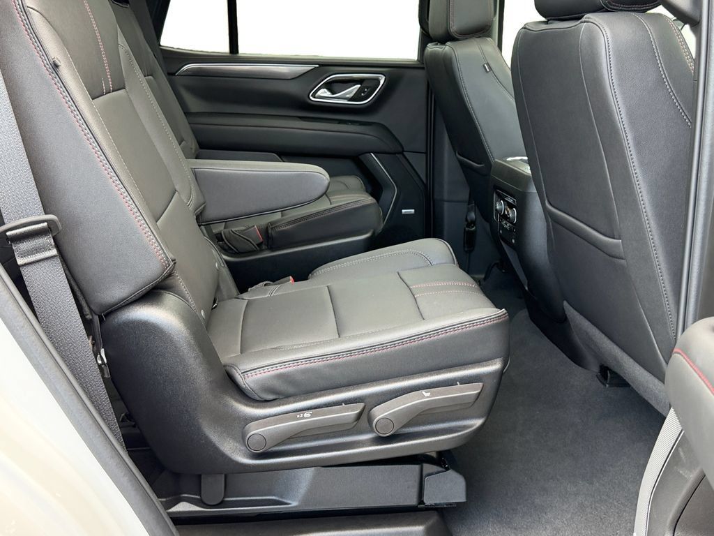 Used 2023 Chevrolet Tahoe RST w/ Luxury Package AWD/4WD image 9