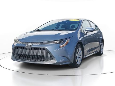 Used 2020 Toyota Corolla LE image 2