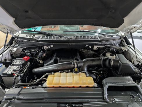 Used 2018 Ford F150 Platinum w/ Equipment Group 701A Luxury image 6