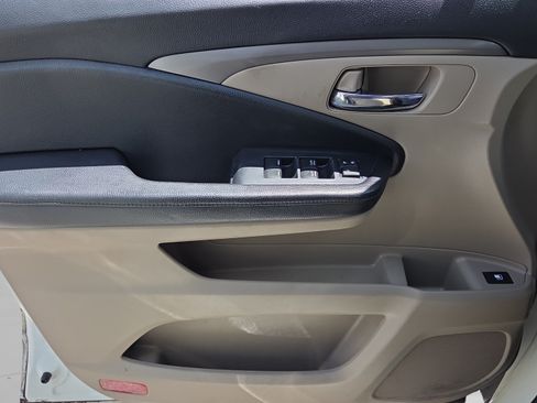 Used 2019 Honda Pilot EX image 32