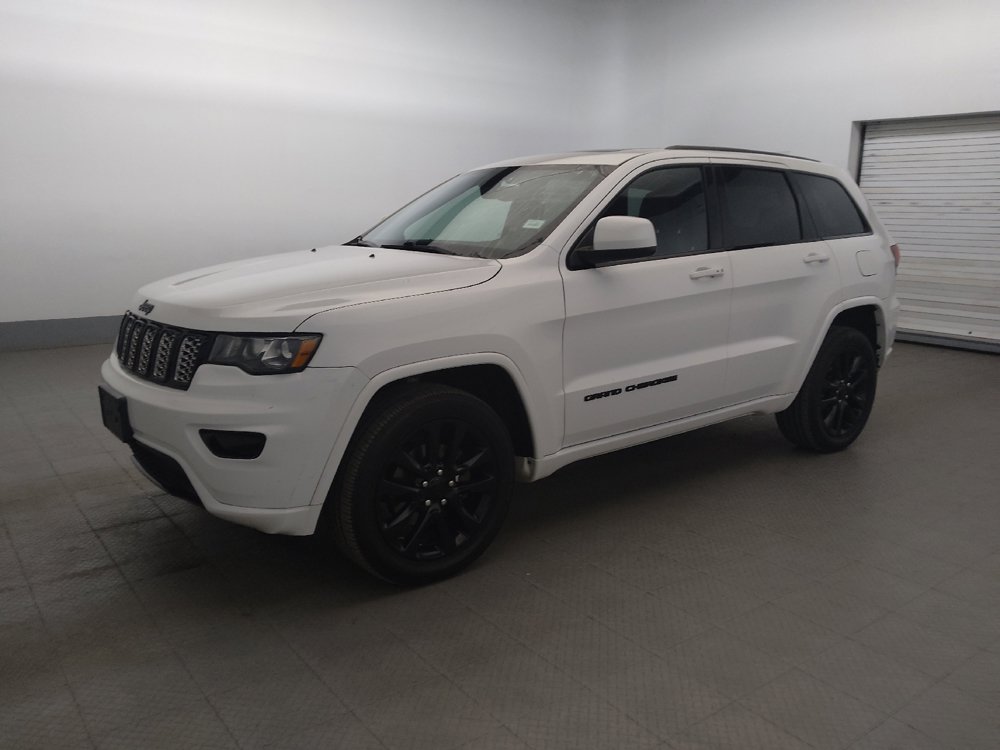Used 2018 Jeep Grand Cherokee Altitude AWD/4WD image 2