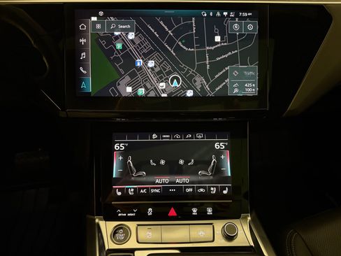 Used 2024 Audi Q8 e-tron Premium Plus AWD/4WD image 21