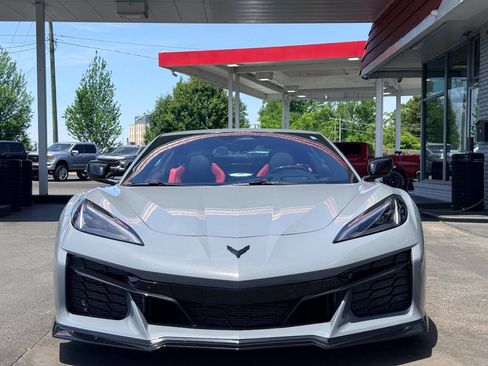 Used 2024 Chevrolet Corvette Z06 RWD image 7
