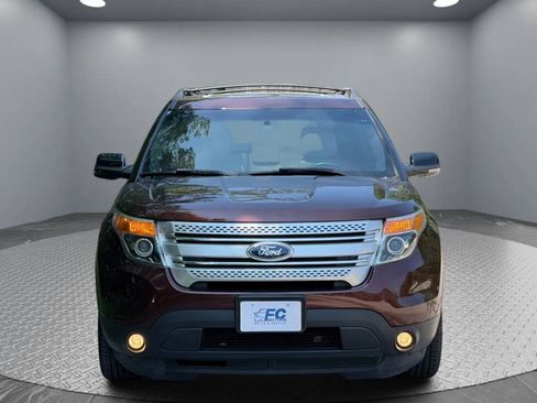 Used 2012 Ford Explorer XLT AWD/4WD image 2