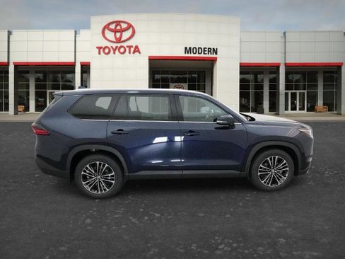 New 2026 Toyota Grand Highlander AWD Hybrid image 9