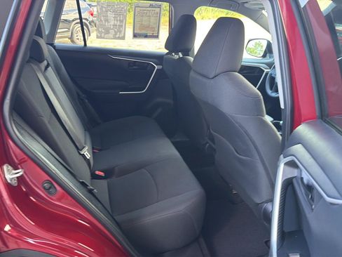 Used 2020 Toyota RAV4 LE FWD image 12