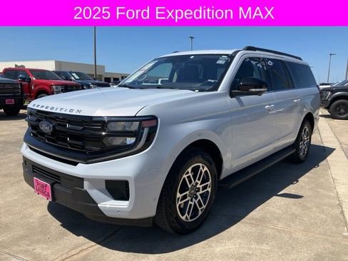 Used 2025 Ford Expedition Max Active image 3