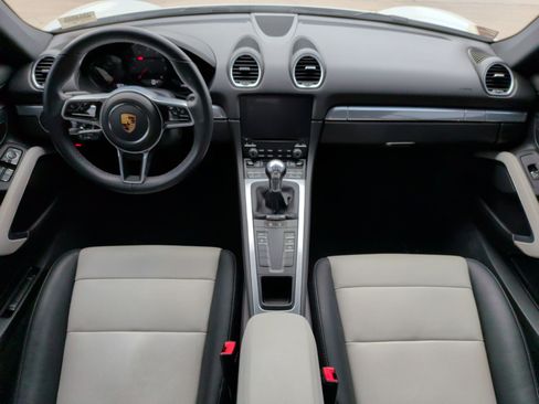 Used 2021 Porsche 718 Cayman image 29