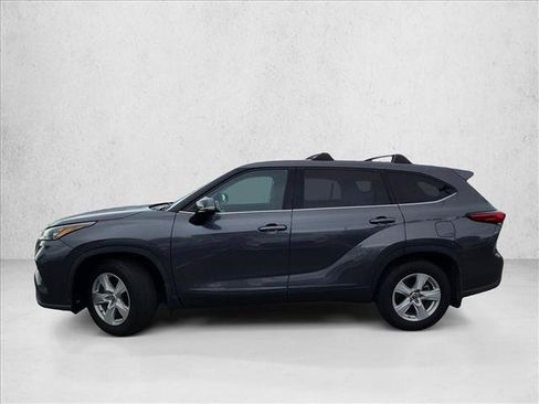 Used 2020 Toyota Highlander L FWD image 8