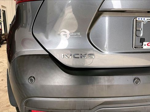 Used 2020 Nissan Kicks S image 7