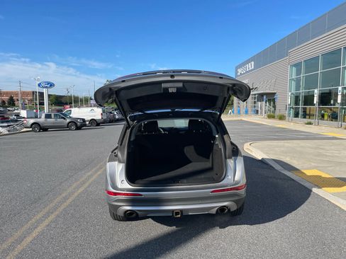 Used 2021 Lincoln Corsair AWD w/ Equipment Group 101A image 4