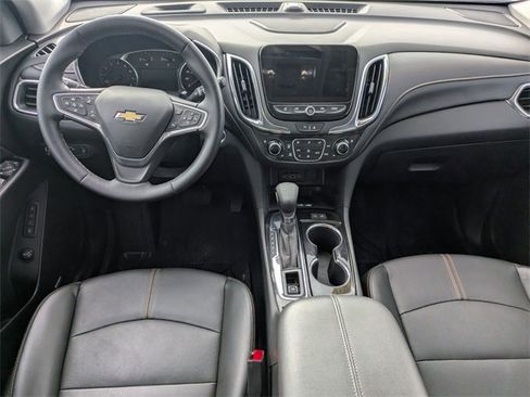 Used 2023 Chevrolet Equinox Premier image 17