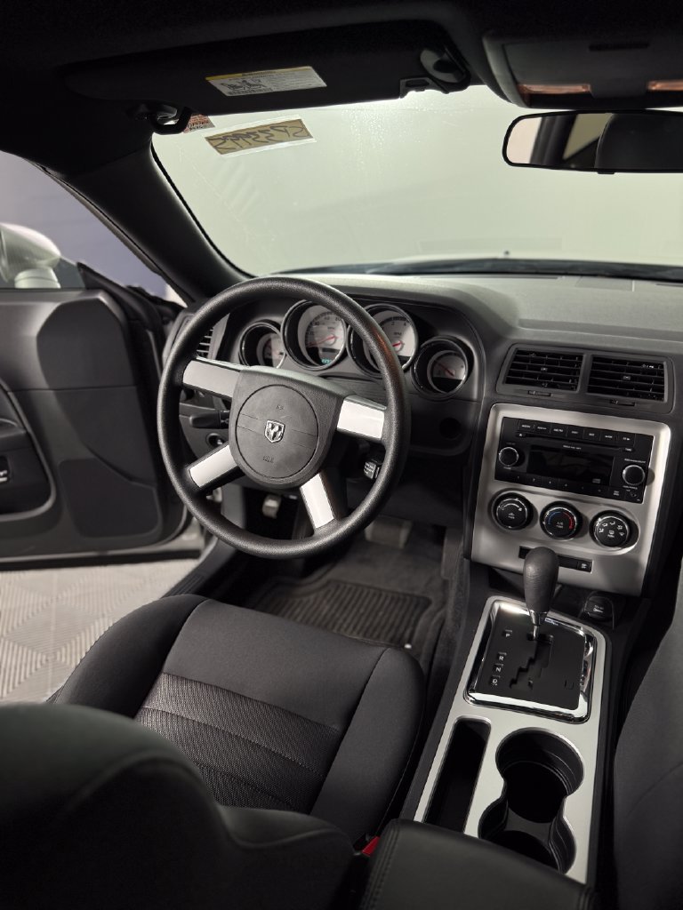 Used 2010 Dodge Challenger SE RWD image 20