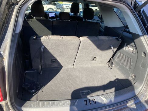 Used 2022 Ford Explorer XLT image 26