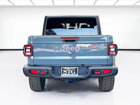 Used 2025 Jeep Gladiator Rubicon w/ Convenience Group image 5