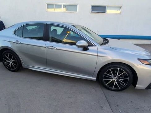 Used 2023 Toyota Camry SE w/ Protection Package (Q2) (TMS) FWD image 2