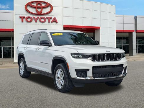 Used 2025 Jeep Grand Cherokee L Laredo w/ Luxury Tech Group I RWD image 1
