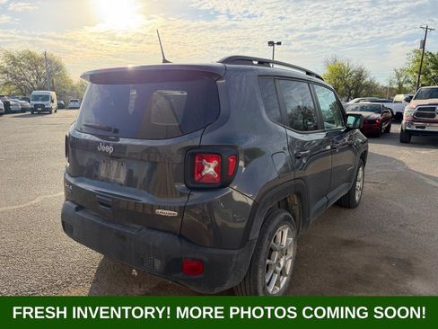 Used 2022 Jeep Renegade Latitude AWD/4WD image 7