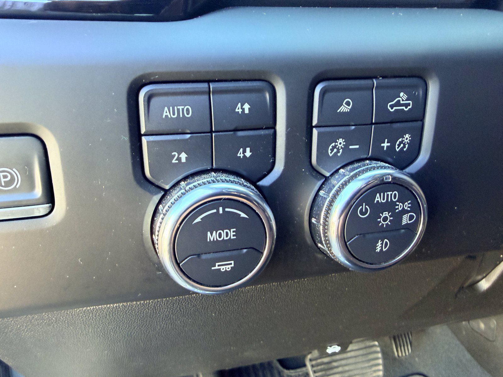 Used 2024 GMC Sierra 2500 Denali Ultimate AWD/4WD image 25