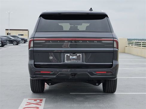 New 2025 Lincoln Navigator Reserve image 6