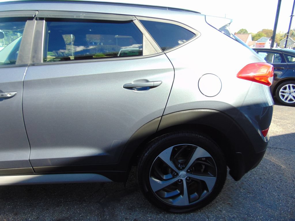 Used 2018 Hyundai Tucson Value w/ Cargo Package AWD/4WD image 13