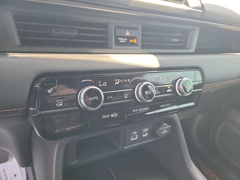 Certified 2025 Honda Pilot TrailSport image 20