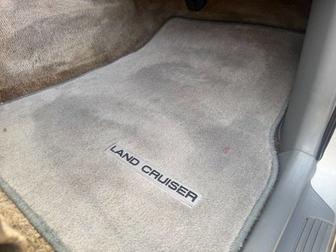 Used 2002 Toyota Land Cruiser image 52