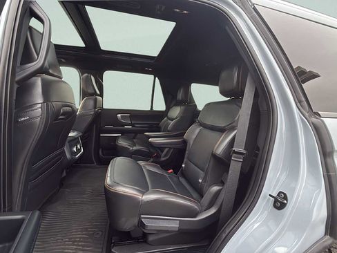 Used 2025 Ford Expedition Tremor image 29