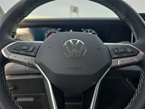 New 2026 Volkswagen Tiguan SE image 18