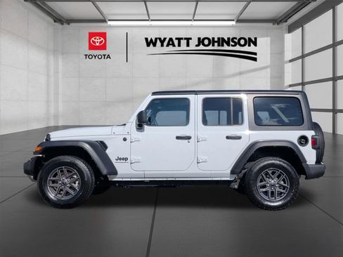 Used 2024 Jeep Wrangler Unlimited Sport AWD/4WD image 2
