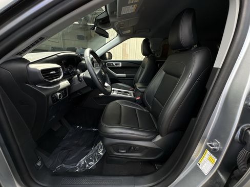 Used 2024 Ford Explorer XLT w/ Equipment Group 202A AWD/4WD image 13