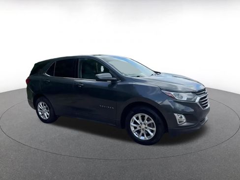 Used 2020 Chevrolet Equinox LT image 2