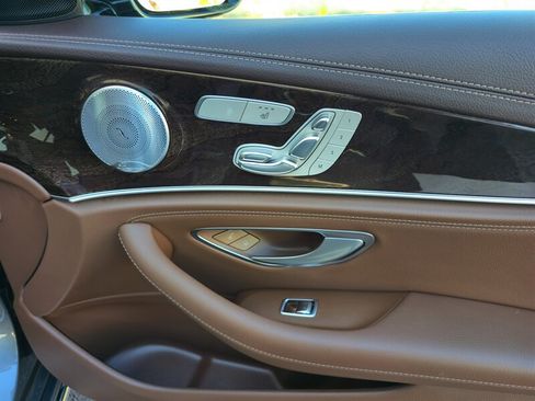 Used 2017 Mercedes-Benz E 300 image 23