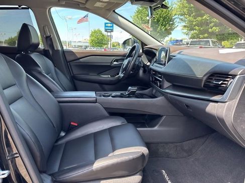Used 2023 Nissan Rogue SV w/ SV Premium Package AWD/4WD image 16