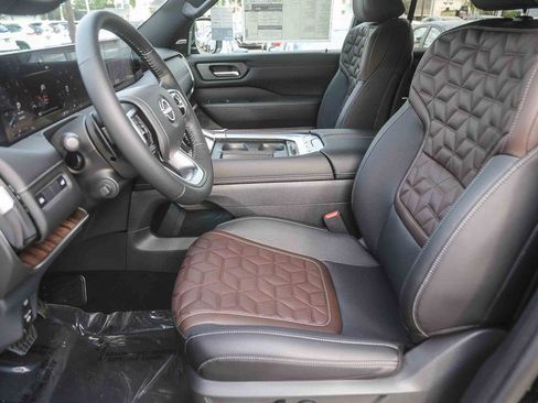 New 2026 Nissan Armada Platinum RWD image 18