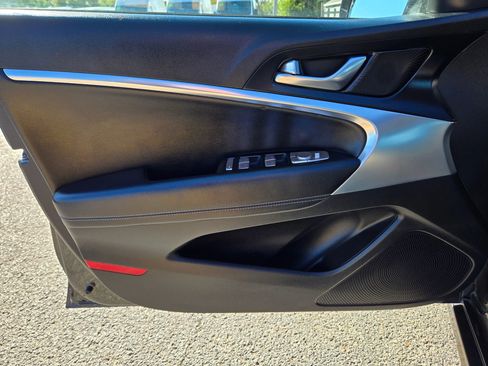 Used 2023 Genesis G70 2.0T image 31