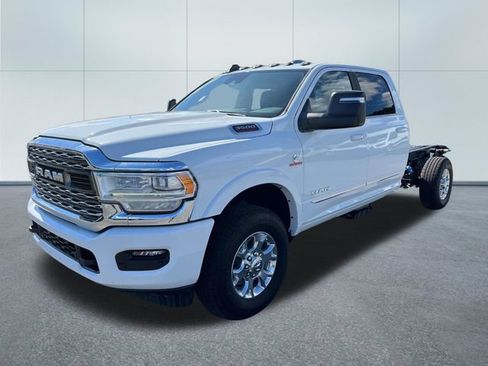 Used 2024 RAM 3500 Limited AWD/4WD image 11