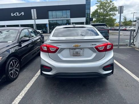 Used 2016 Chevrolet Cruze Premier FWD image 3