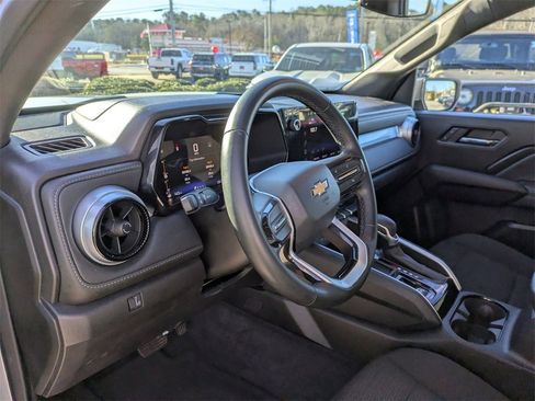 Used 2023 Chevrolet Colorado LT image 16