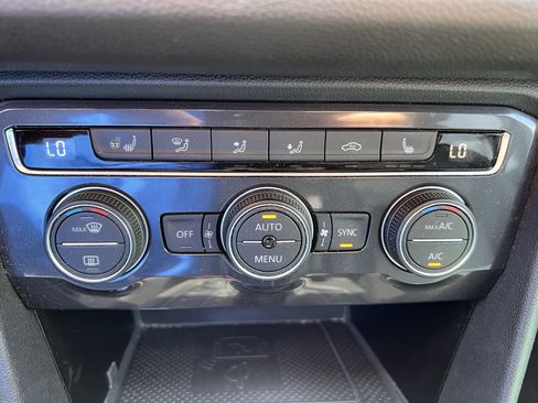 Used 2020 Volkswagen Tiguan SEL image 30