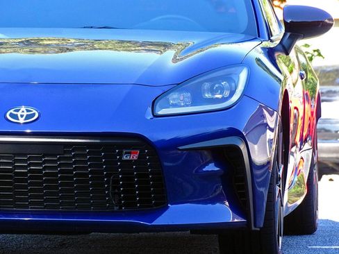 Used 2025 Toyota GR86 Premium w/ Performance Package RWD image 9