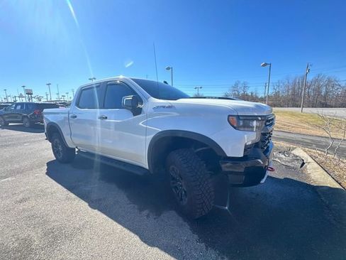 Used 2025 Chevrolet Silverado 1500 ZR2 w/ Technology Package image 3