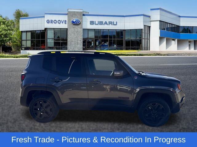 Used 2018 Jeep Renegade Trailhawk AWD/4WD image 7