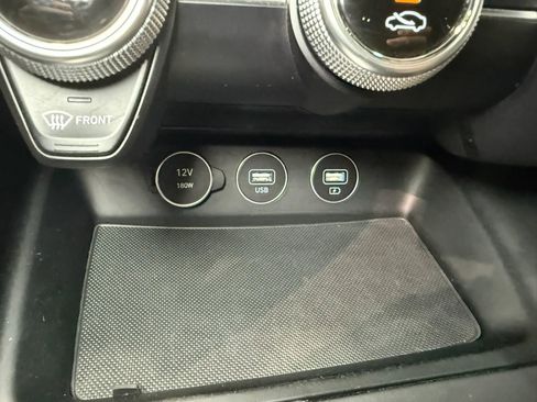 Used 2022 Genesis G70 3.3T image 25